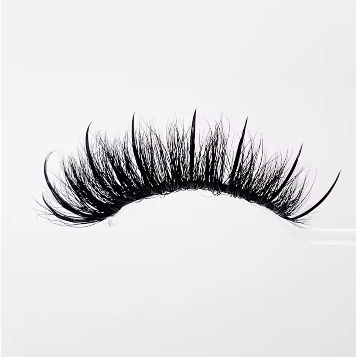 Cat eye wispy lash